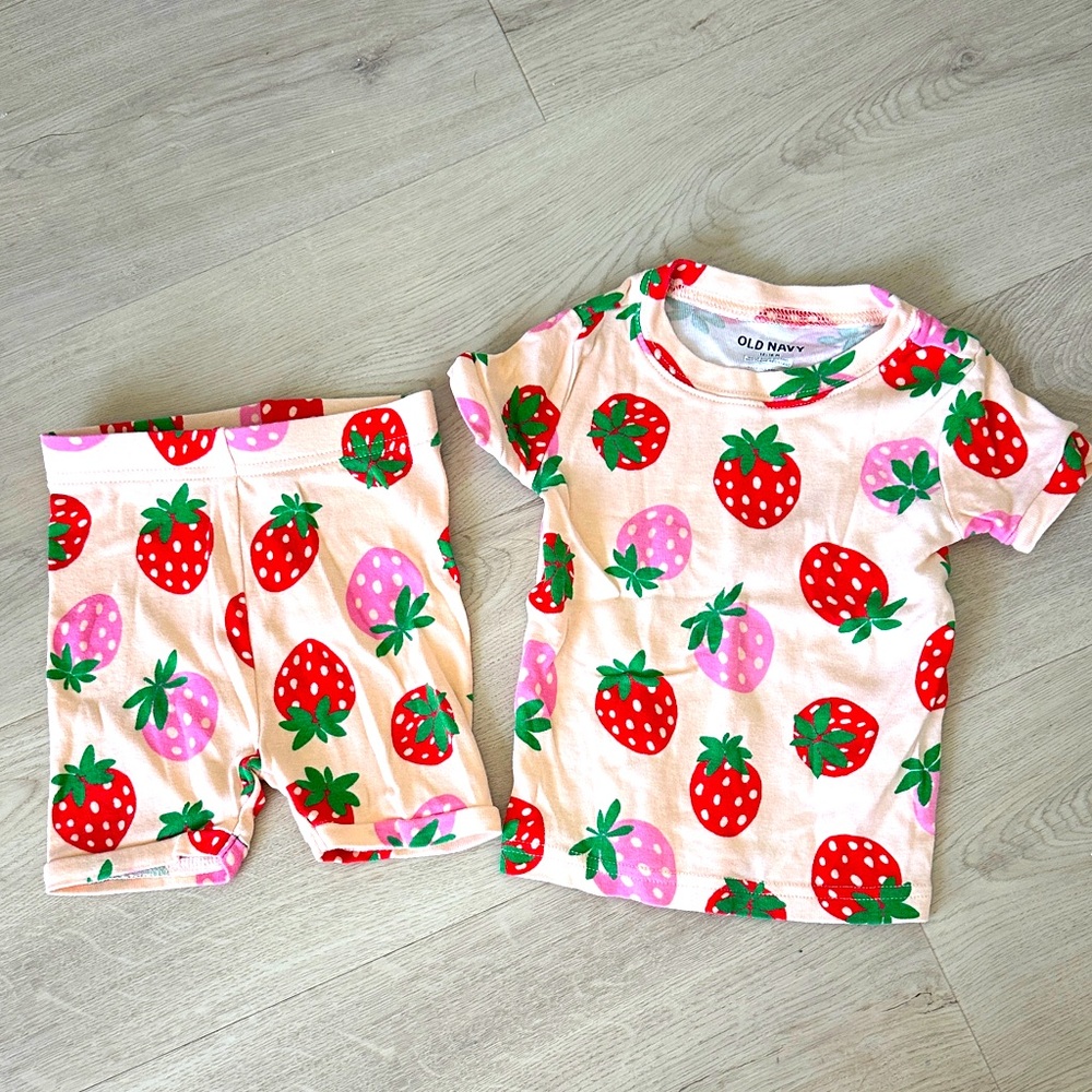 Old Navy Pink Strawberry Print Pajama Set 12-18m